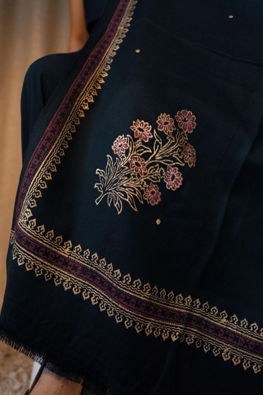 large black pashmina shawl